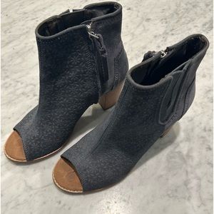 Tom’s Dark Gray Suede Heels